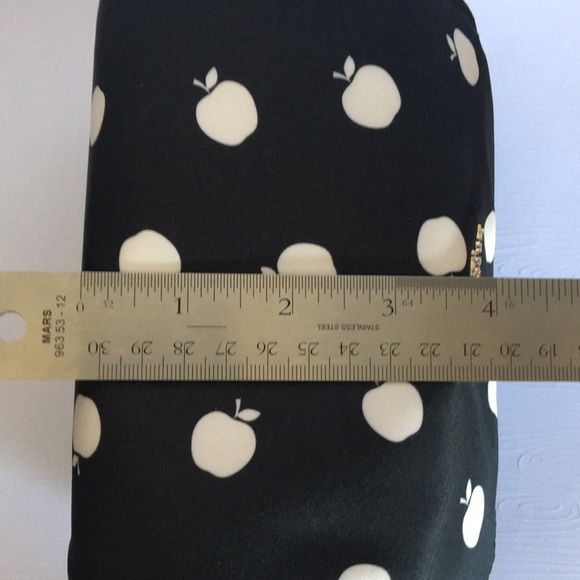 Kate Spade Chelsea The Little Better Medium Cosmetic Case NWT - Picture 11 of 13
